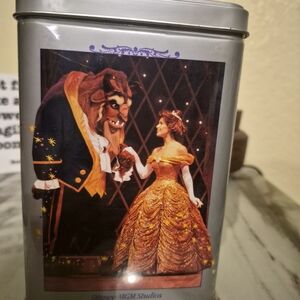 Commemorative Tin From Nestle Celebrating 25 Yrs Of Walt Disney World.